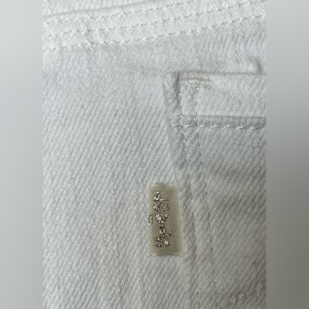 Worn once!🤩Levis!😎white denim shorts! size–6/w-28 - Picture 7 of 10